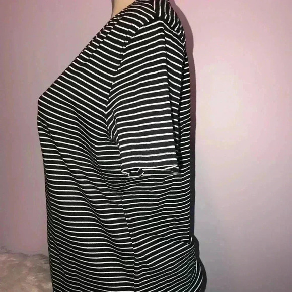 Karen Scott Women’s Black & White Stripe T-Shirt - Picture 3 of 6
